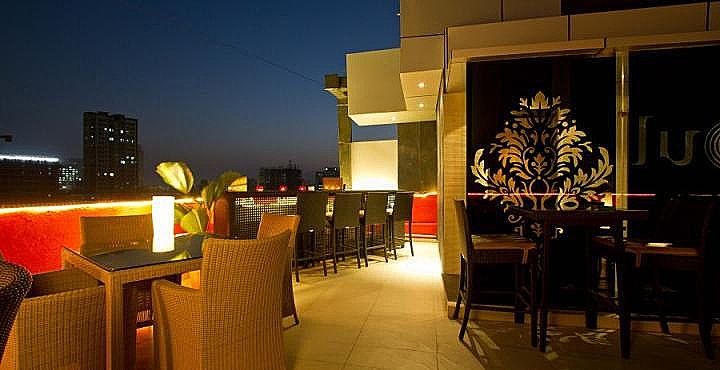 Food & Dining