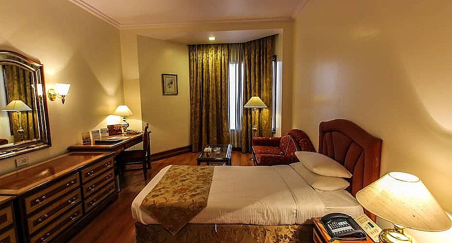 The Capitol Hotel Deluxe Room 2