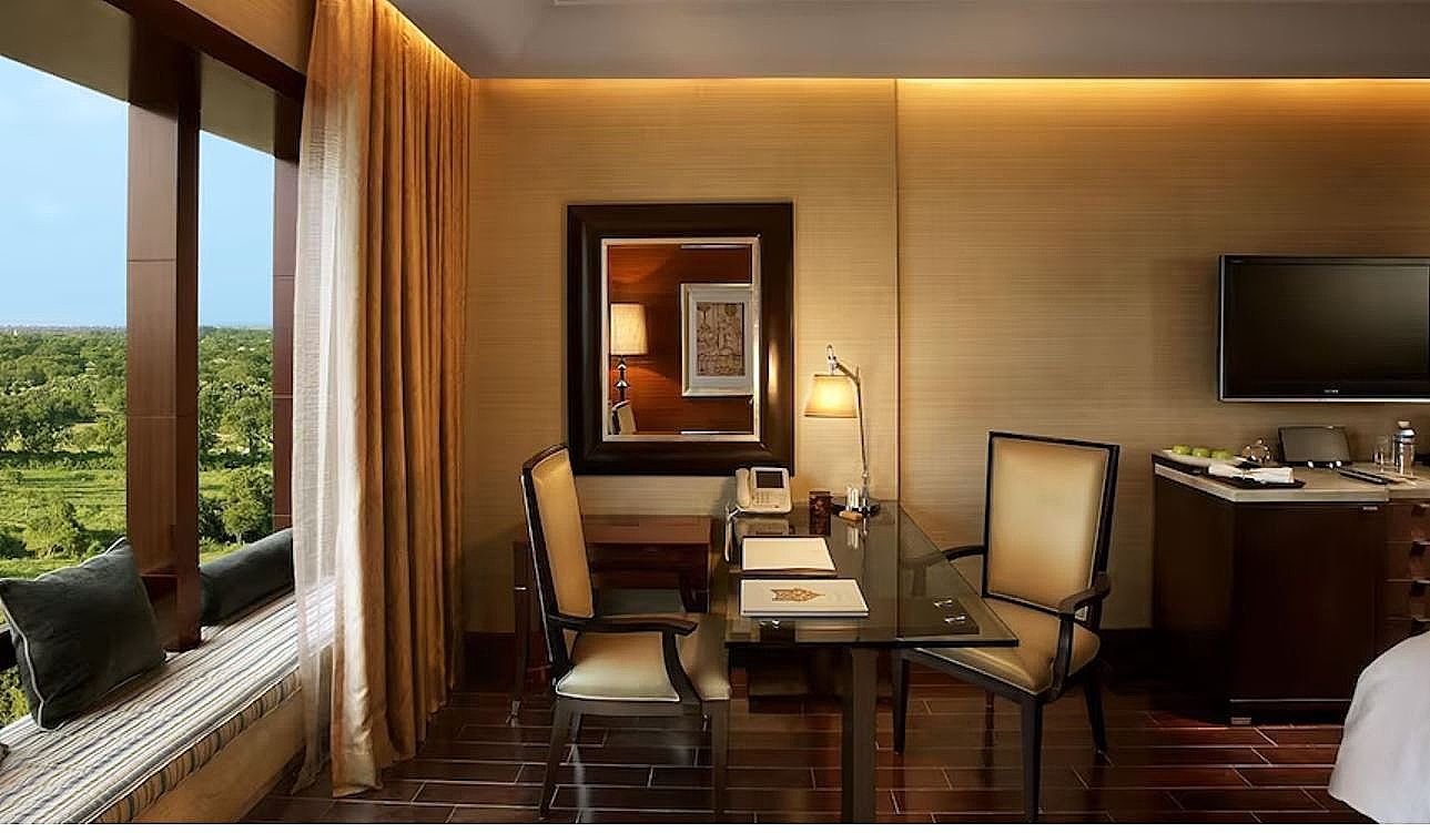 Panoramic Suite with Cocktail Hours and Airport pick up and drop