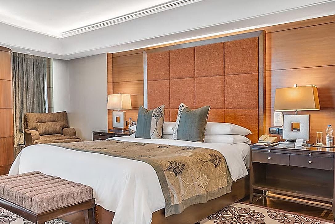 Panoramic Suite with Cocktail Hours and Airport pick up and drop