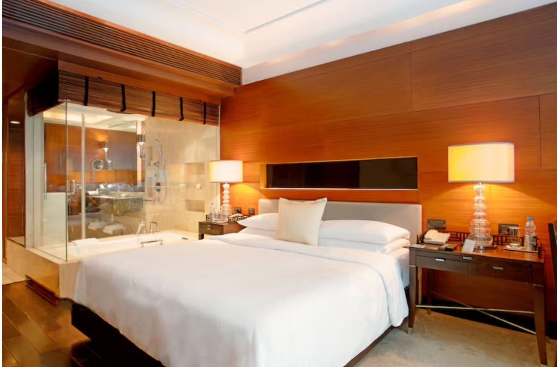 The Leela Ambience Gurugram Hotel The Leela Signature Room