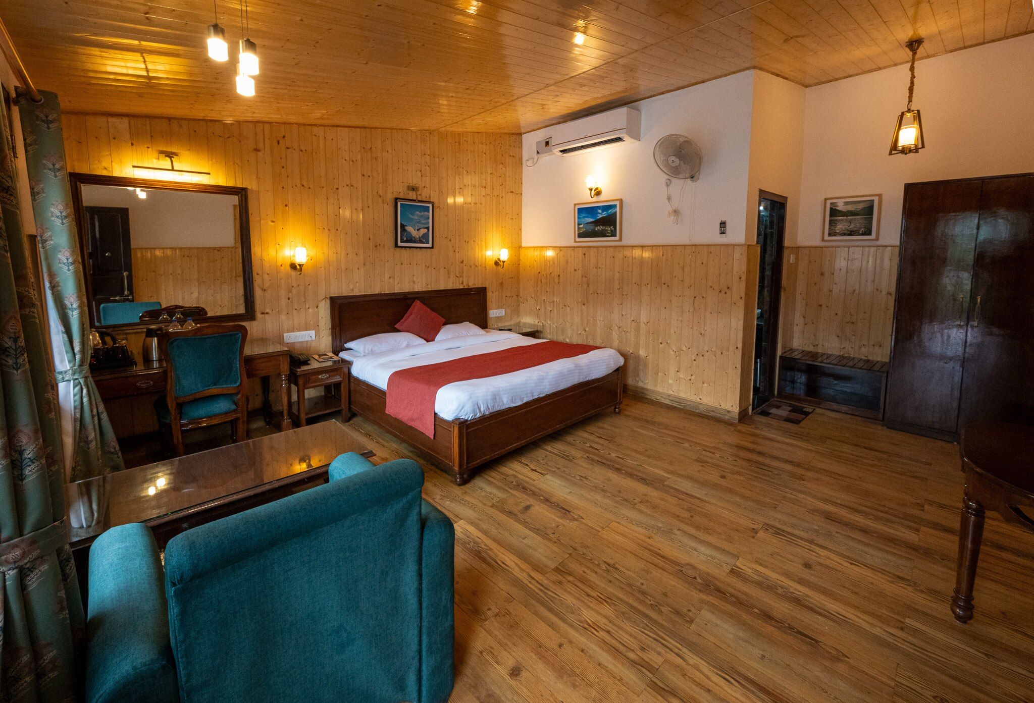 Studio King Size Bed