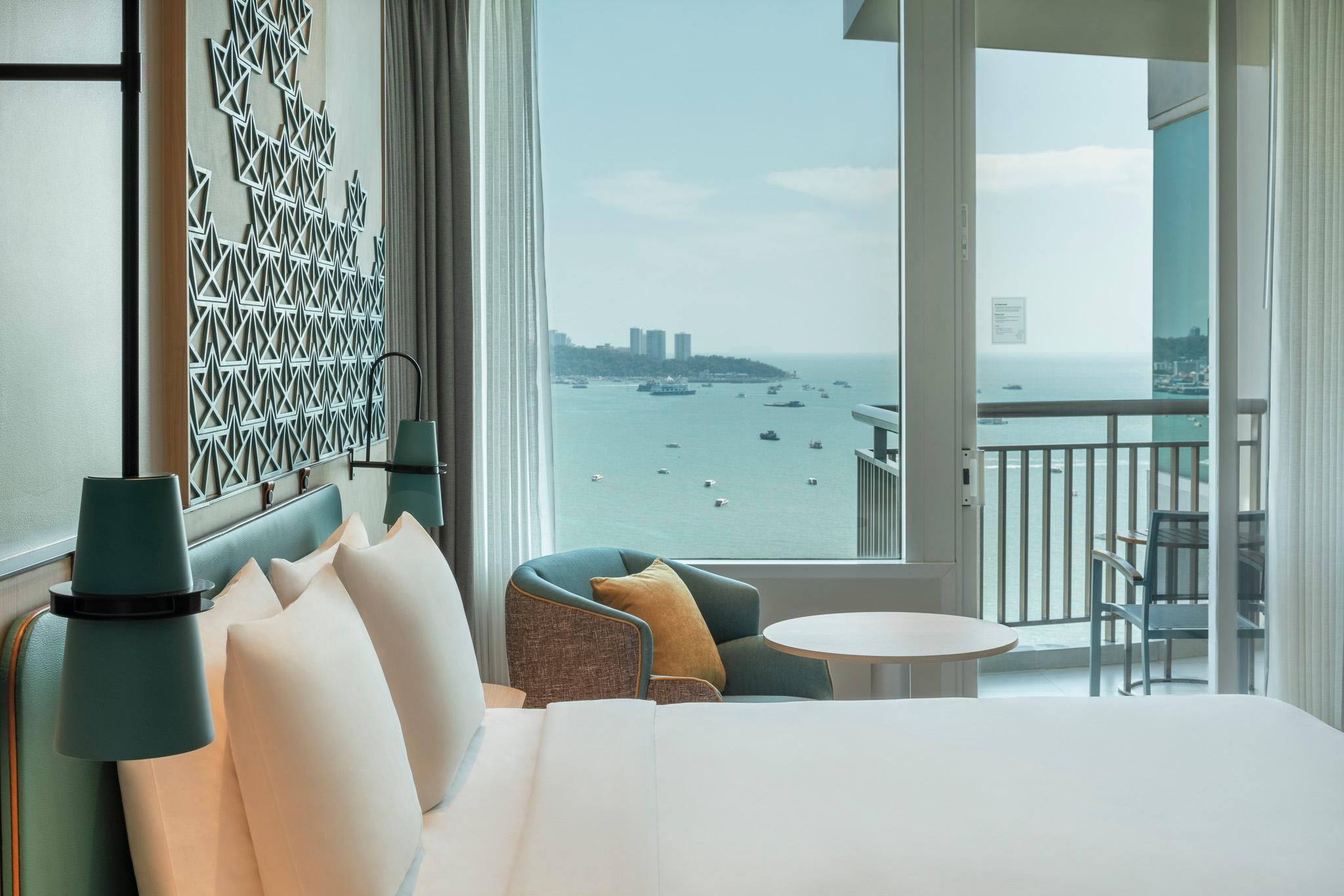 2 Bedroom Suite Beachview High Floor 1 King 2 Single