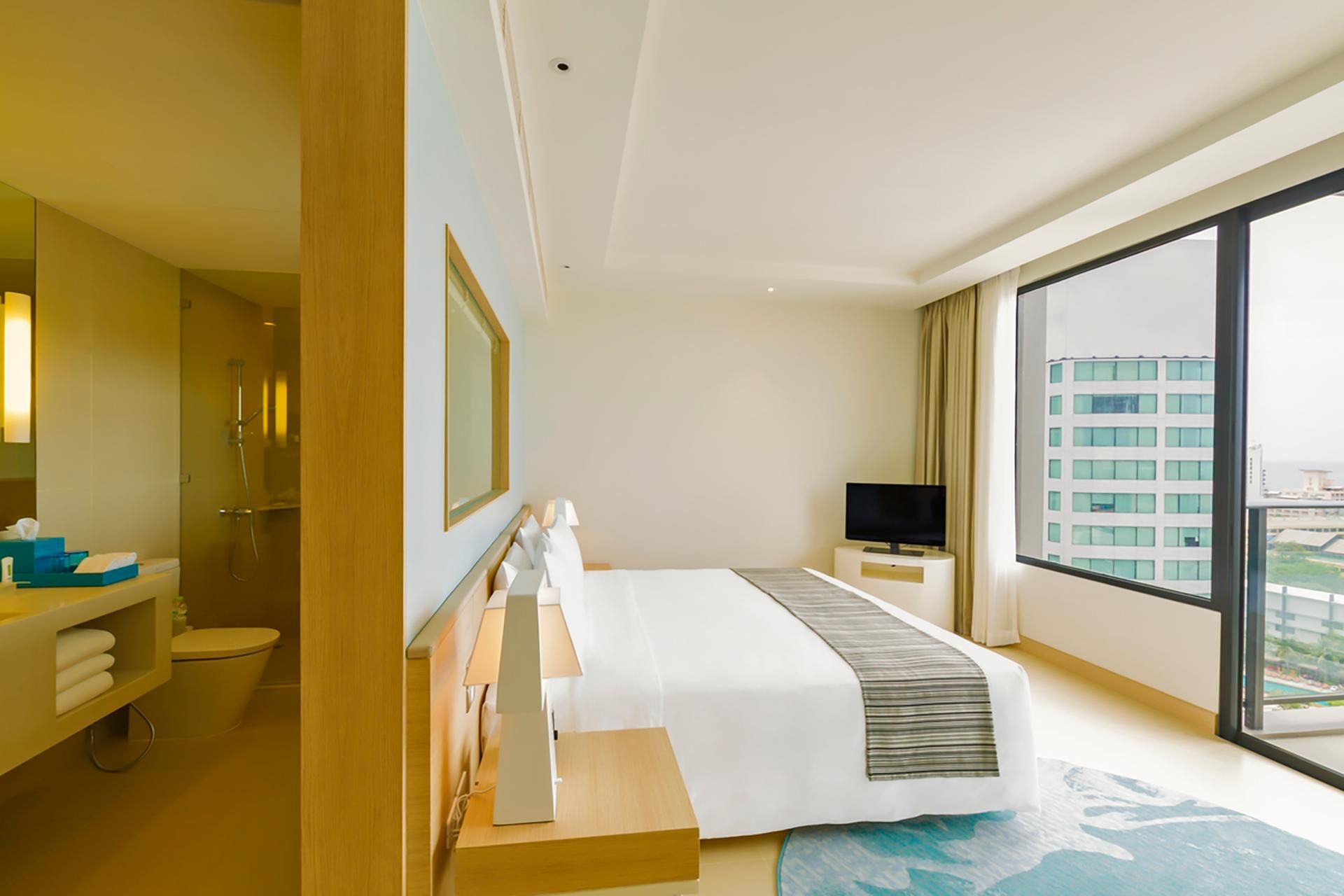 1 King Standard Executive Tower