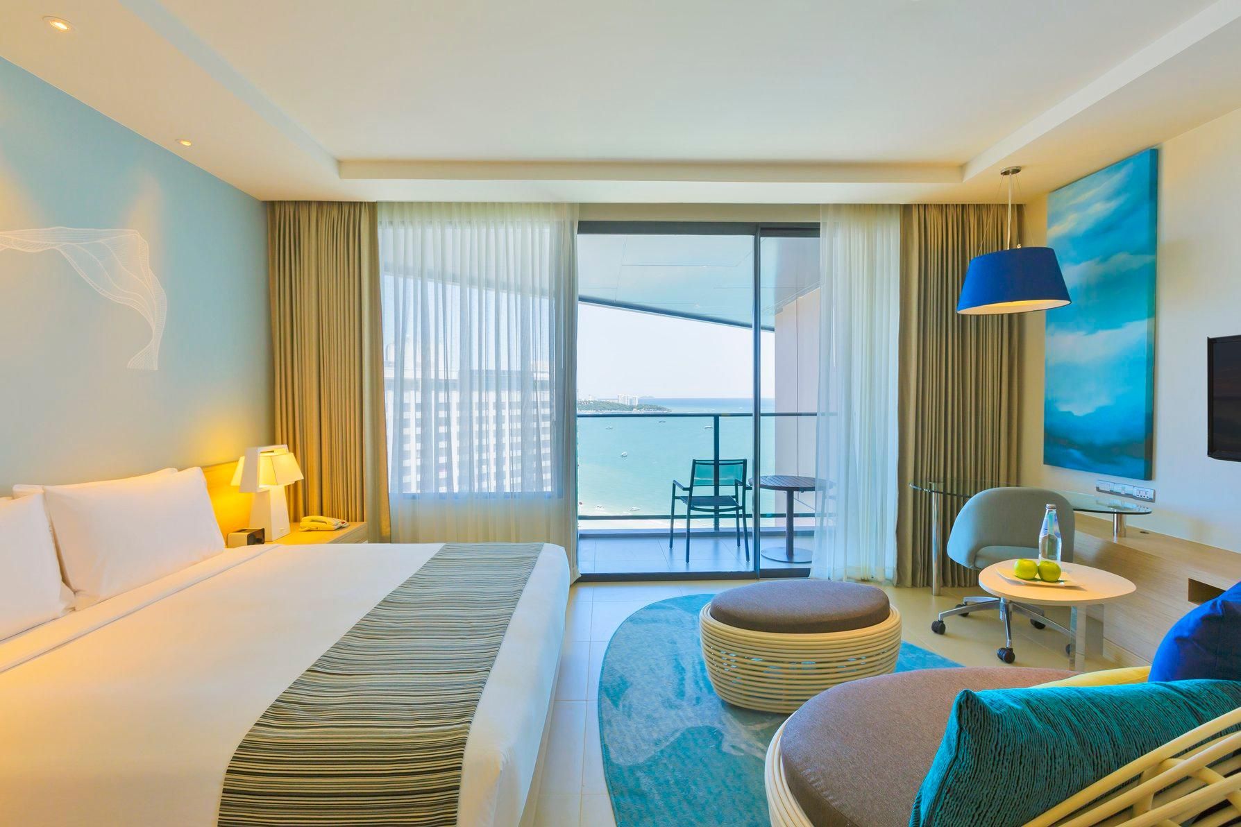 1 King Standard Club Access Executive Tower