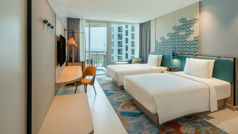 Holiday Inn Pattaya by IHG Standard Room, 2 Twin Beds, Sea View (Bay Tower) 2