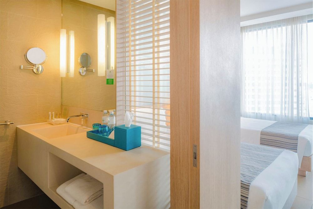 Holiday Inn Pattaya by IHG Standard Room 6