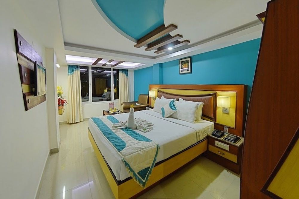 Ponmari Residency Royal Deluxe Room
