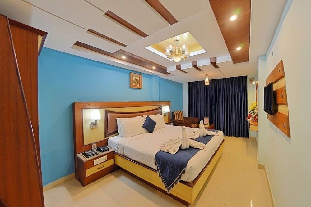 Ponmari Residency Royal Deluxe Room 3
