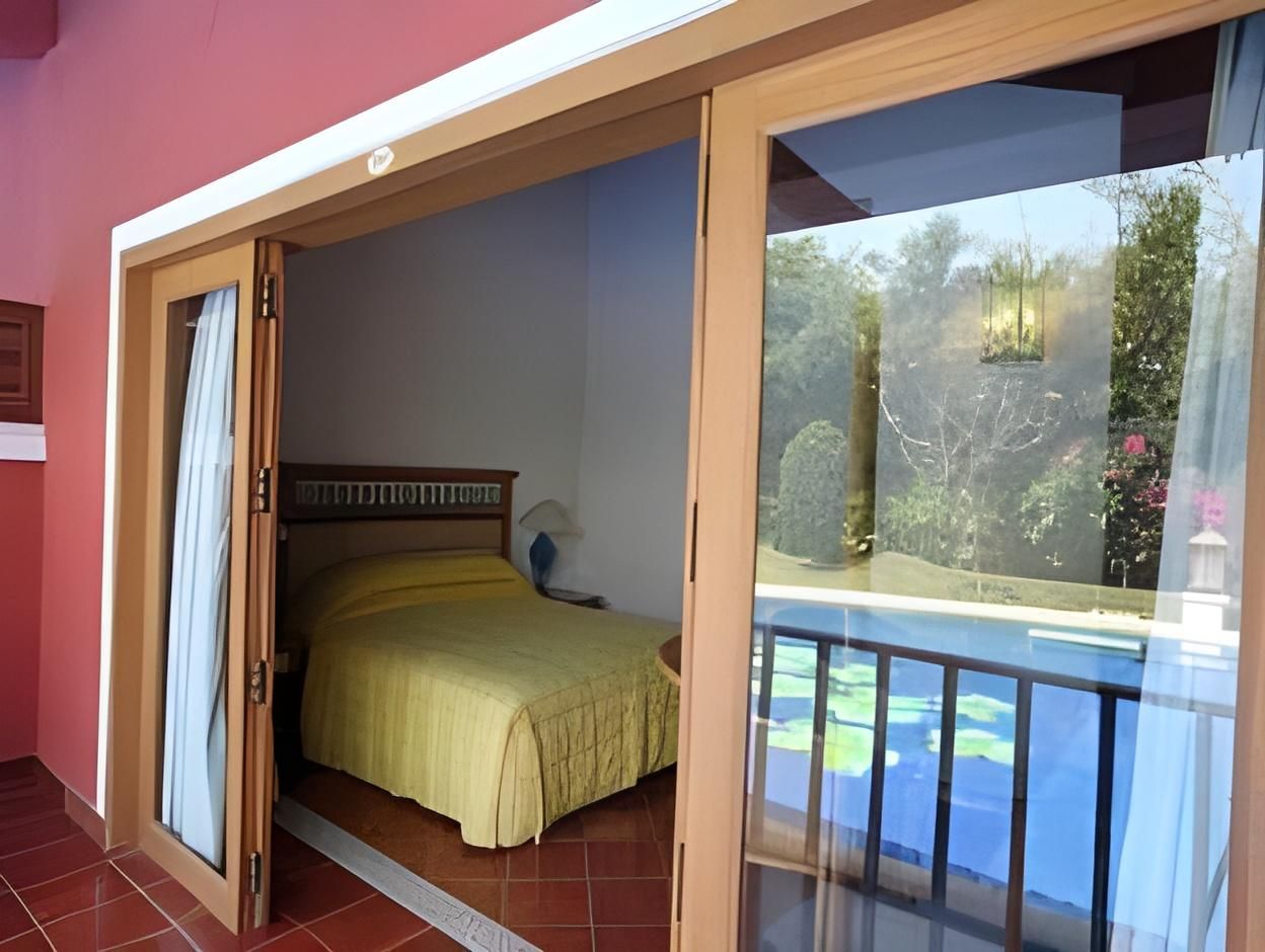 Deluxe Room - Lagoon Bay