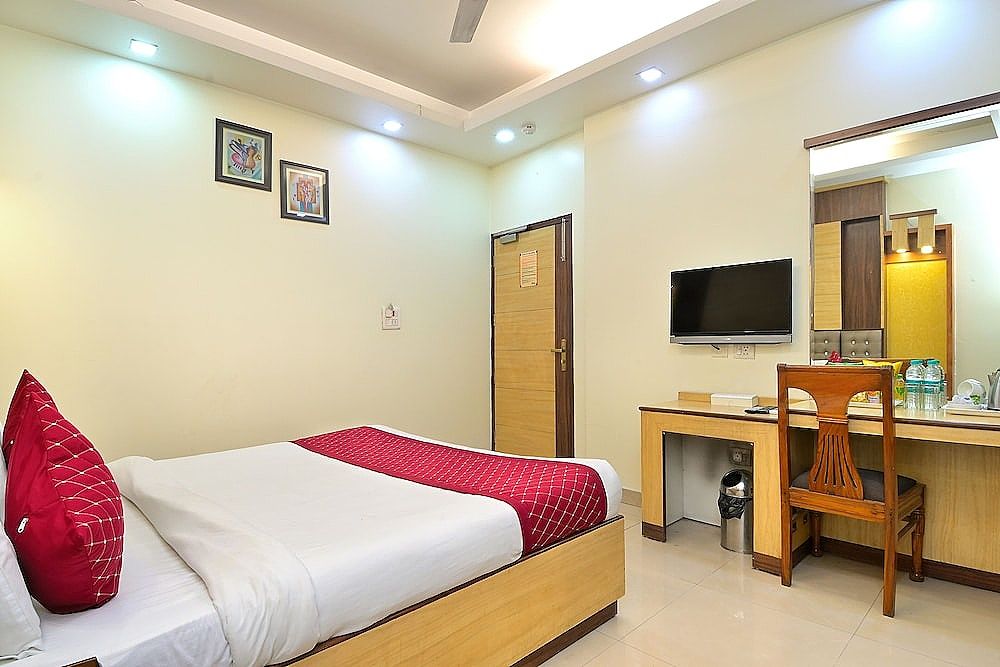 Hotel Aster Inn Deluxe Room 11