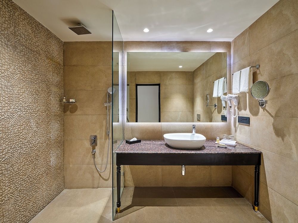 Pride Amber Villas Superior King Room
