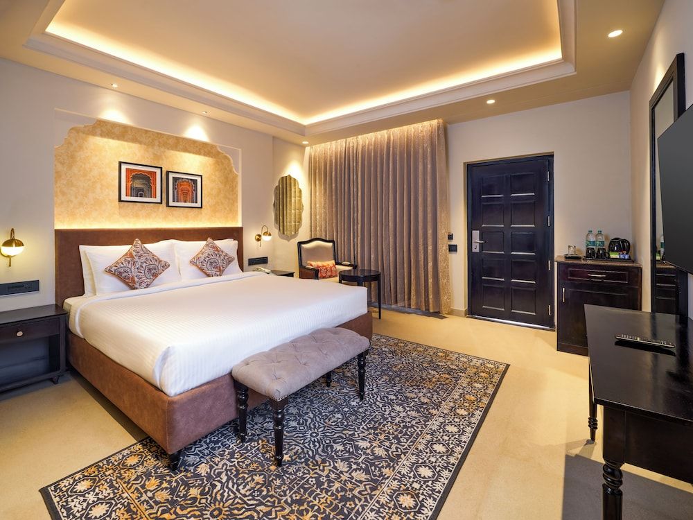 Pride Amber Villas Superior King Room 5