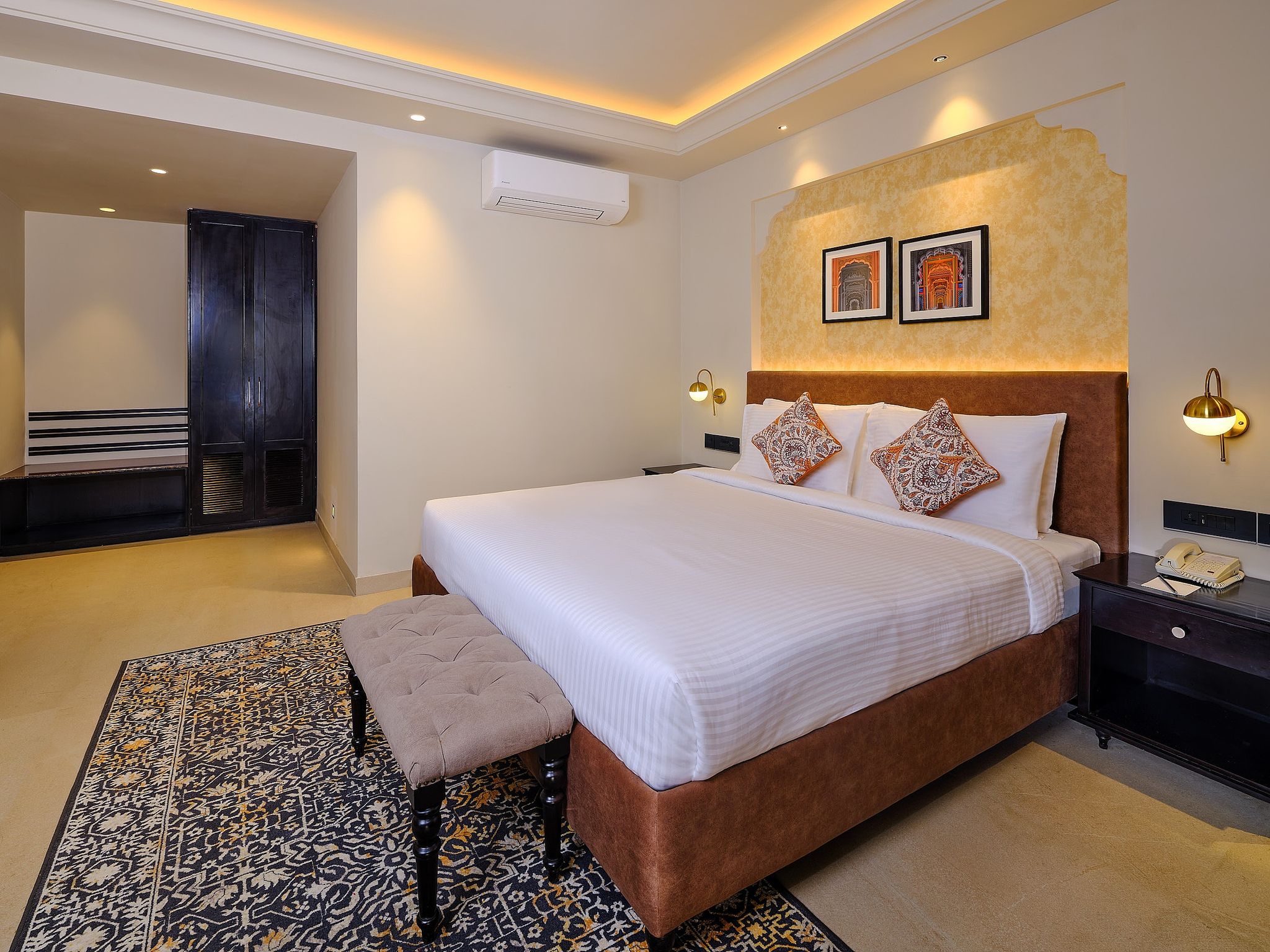 Pride Amber Villas Superior King Room 2