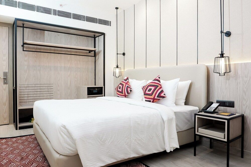 Suite - 1 King Bed 50SQM Free WiFi Living Room Balcony