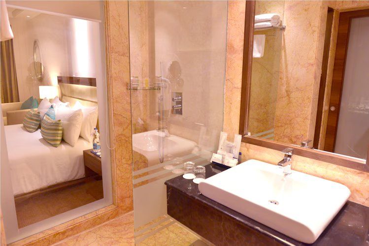 Golden Tulip Lucknow Club Room - 2 Single Beds 25SQM Free WiFi 3