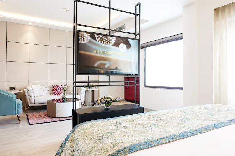 Junior Suite - 1 King Bed