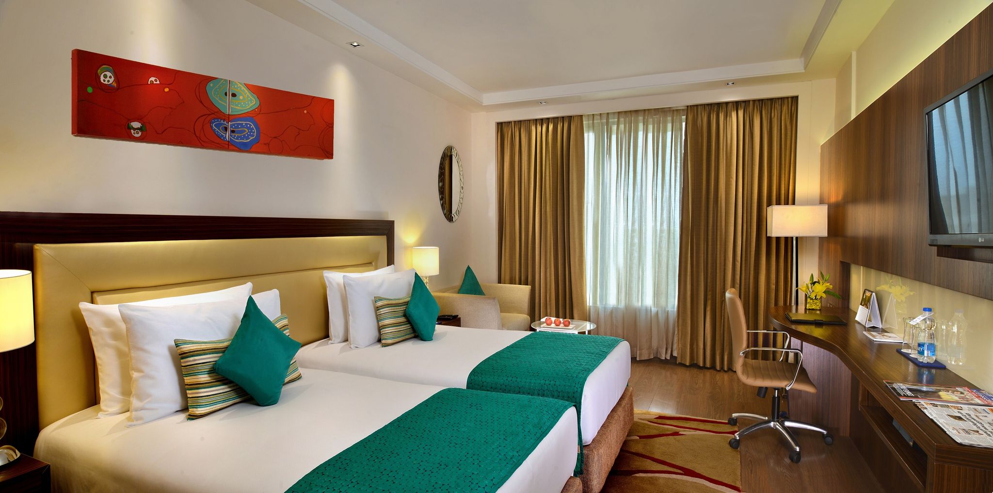 Club Room - 1 King Bed 25SQM Free WiFi