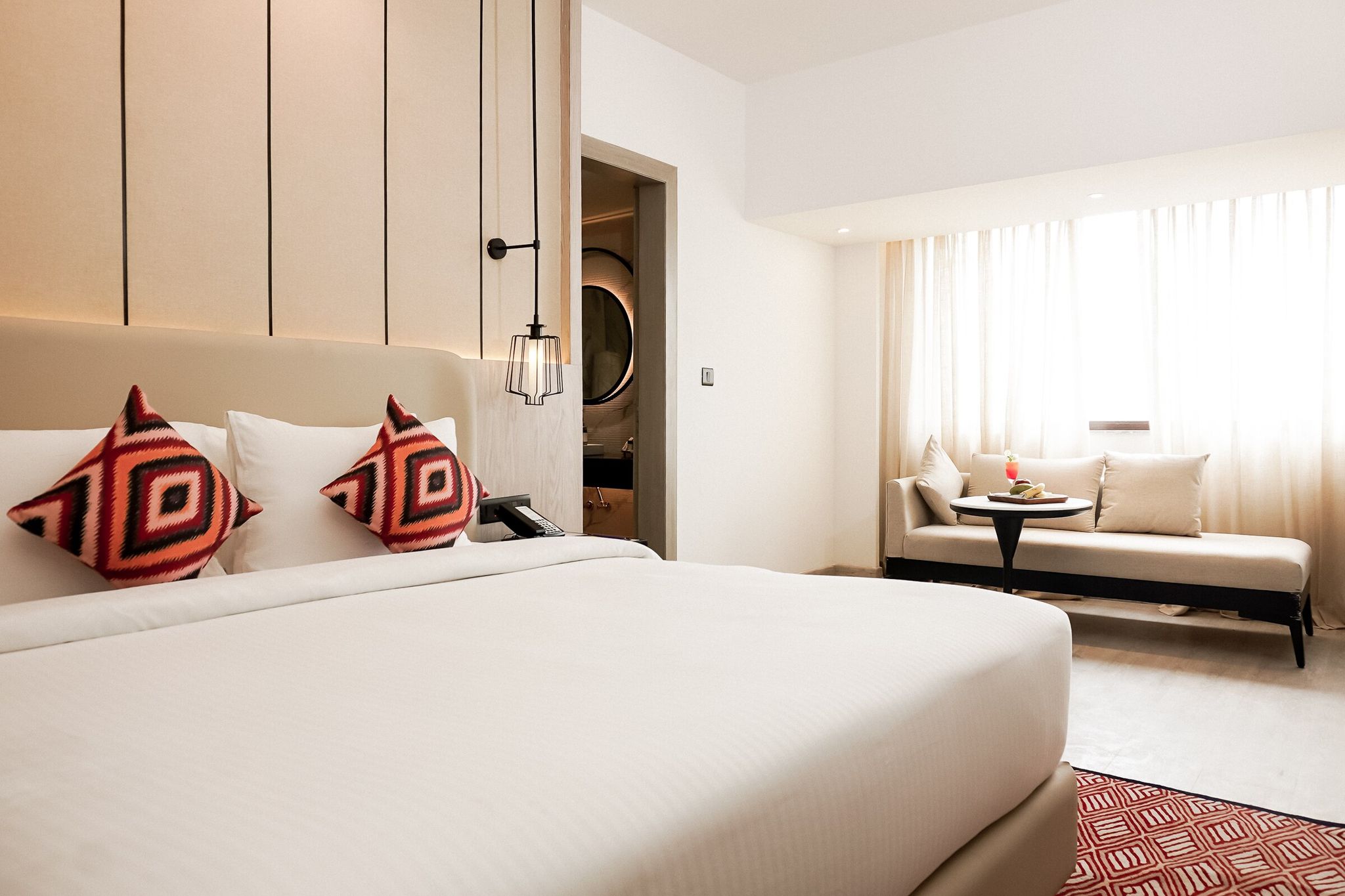 Suite - 1 King Bed 50SQM Free WiFi Living Room Balcony