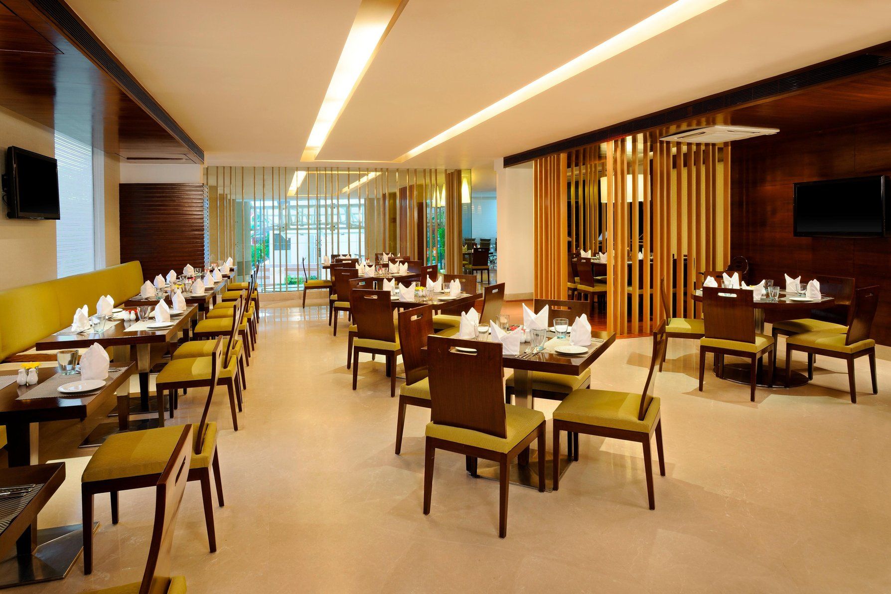 undefined Four Points by Sheraton Ahmedabad 3