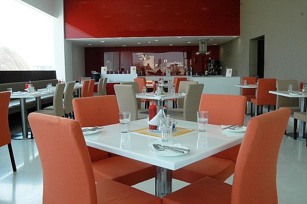 Food & Dining