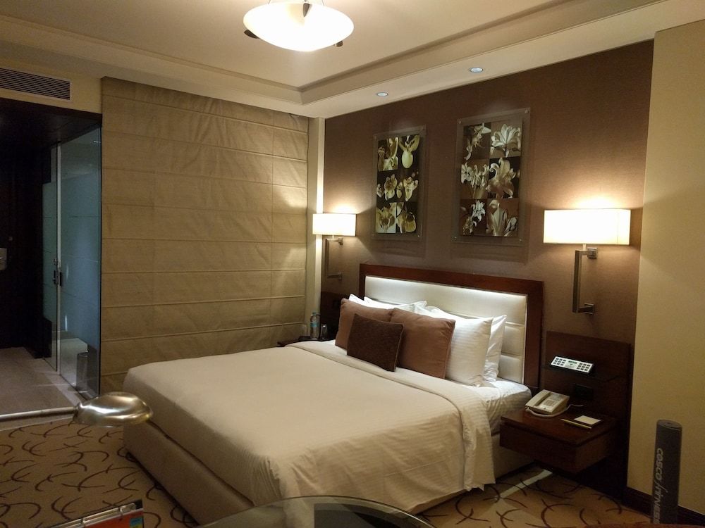 Lemon Tree Premier 2, Leisure Valley, Gurugram Business Room