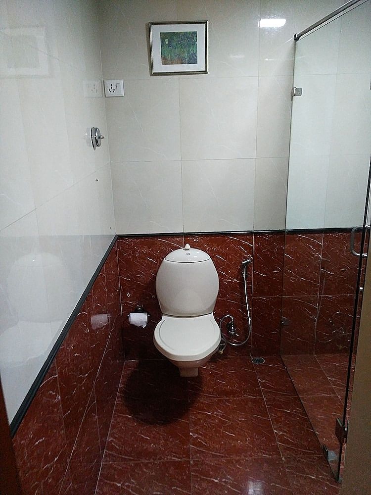 Hotel Divine inn NFC By ASPL Deluxe Room 14