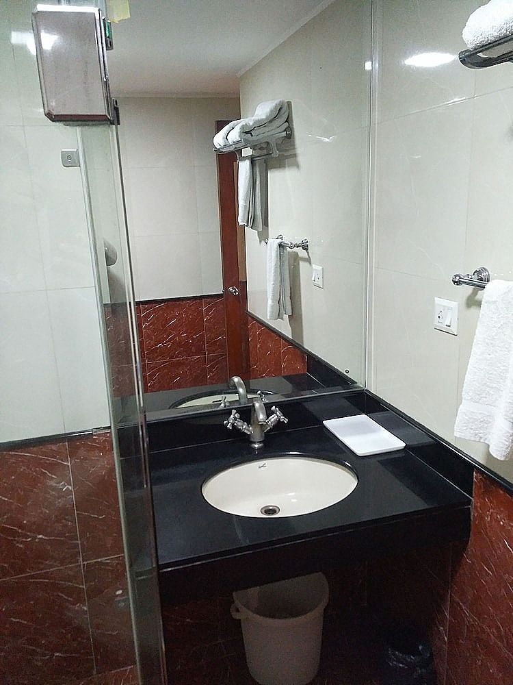 Hotel Divine inn NFC By ASPL Deluxe Room 16