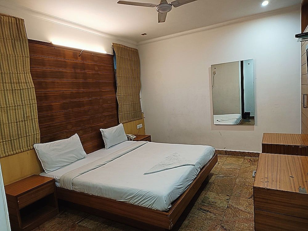 Hotel TJS Grand Deluxe Room 3