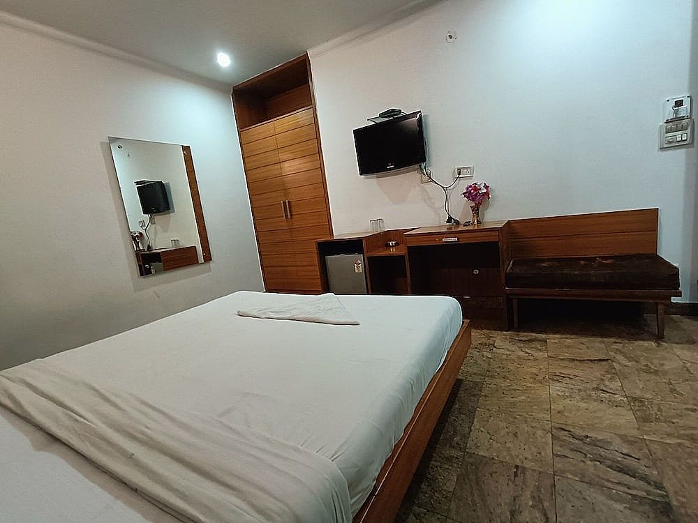 Hotel TJS Grand Deluxe Room 5