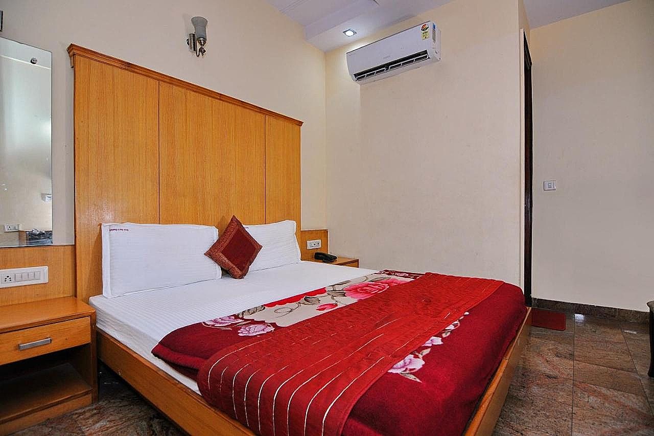 Hotel TJS Grand Deluxe Room 2