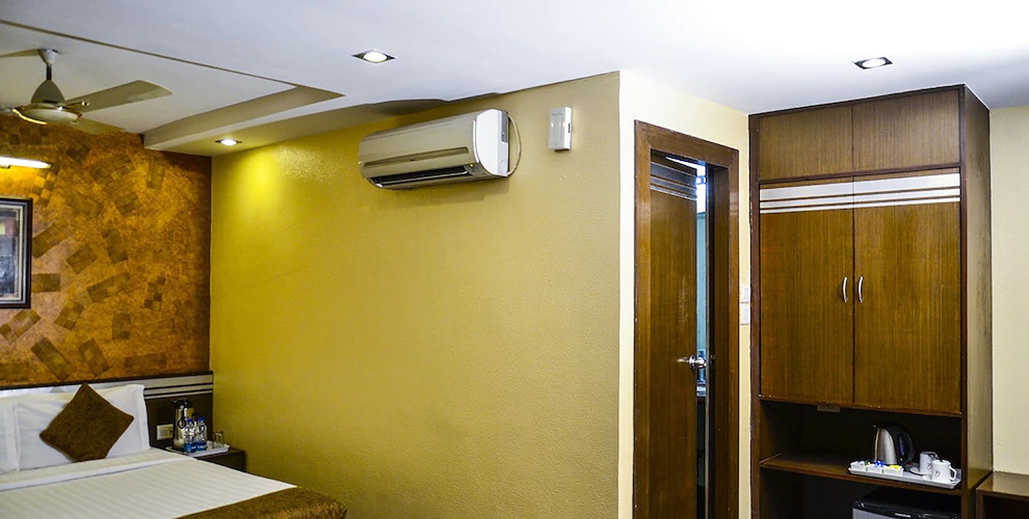 Hotel O2 VIP Deluxe Room 11