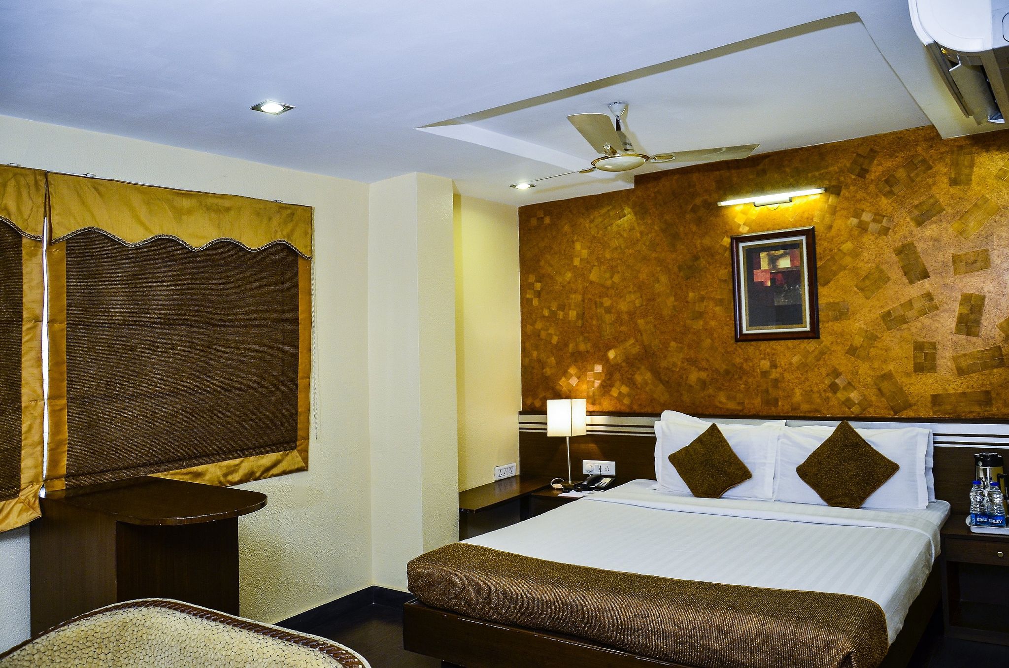 Hotel O2 VIP Deluxe Room 12