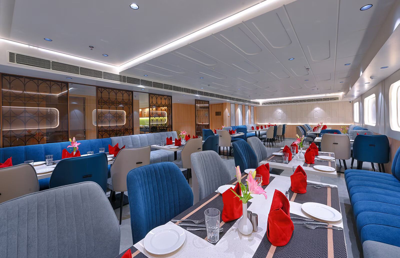 undefined Hotel Crystal Inn 4