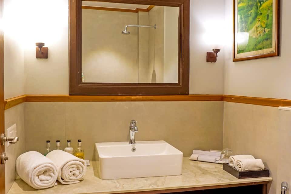 Citrus Chambers Mahabaleshwar Premier Room 6