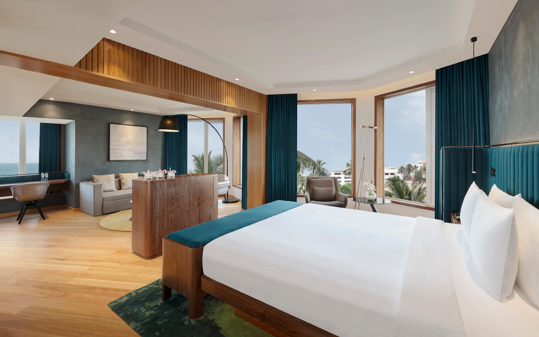 Executive Suite King Bed Ocean View - Buffet Breakfast, Premier Lounge Access,Airport Transfer