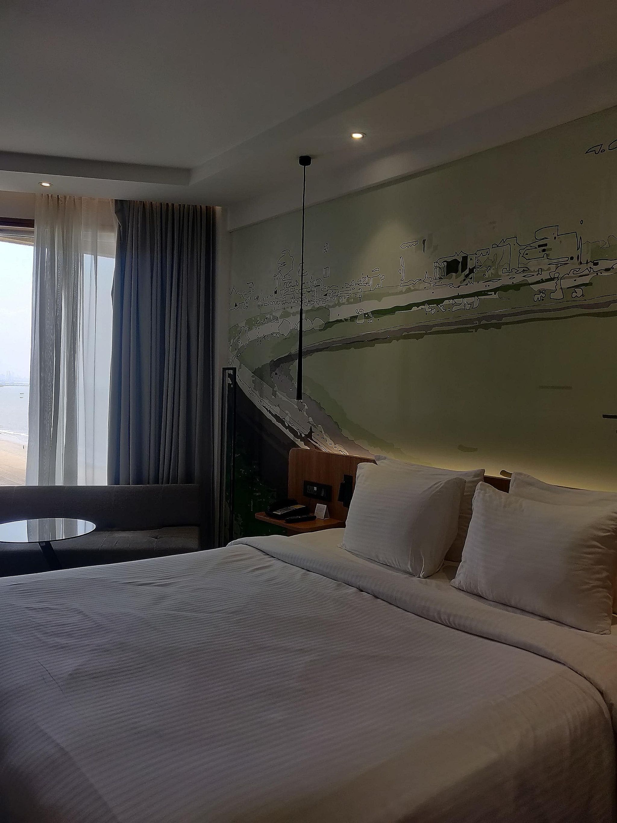 Premier Room, 1 King Bed, Business Lounge Access, Ocean View (High Floor)