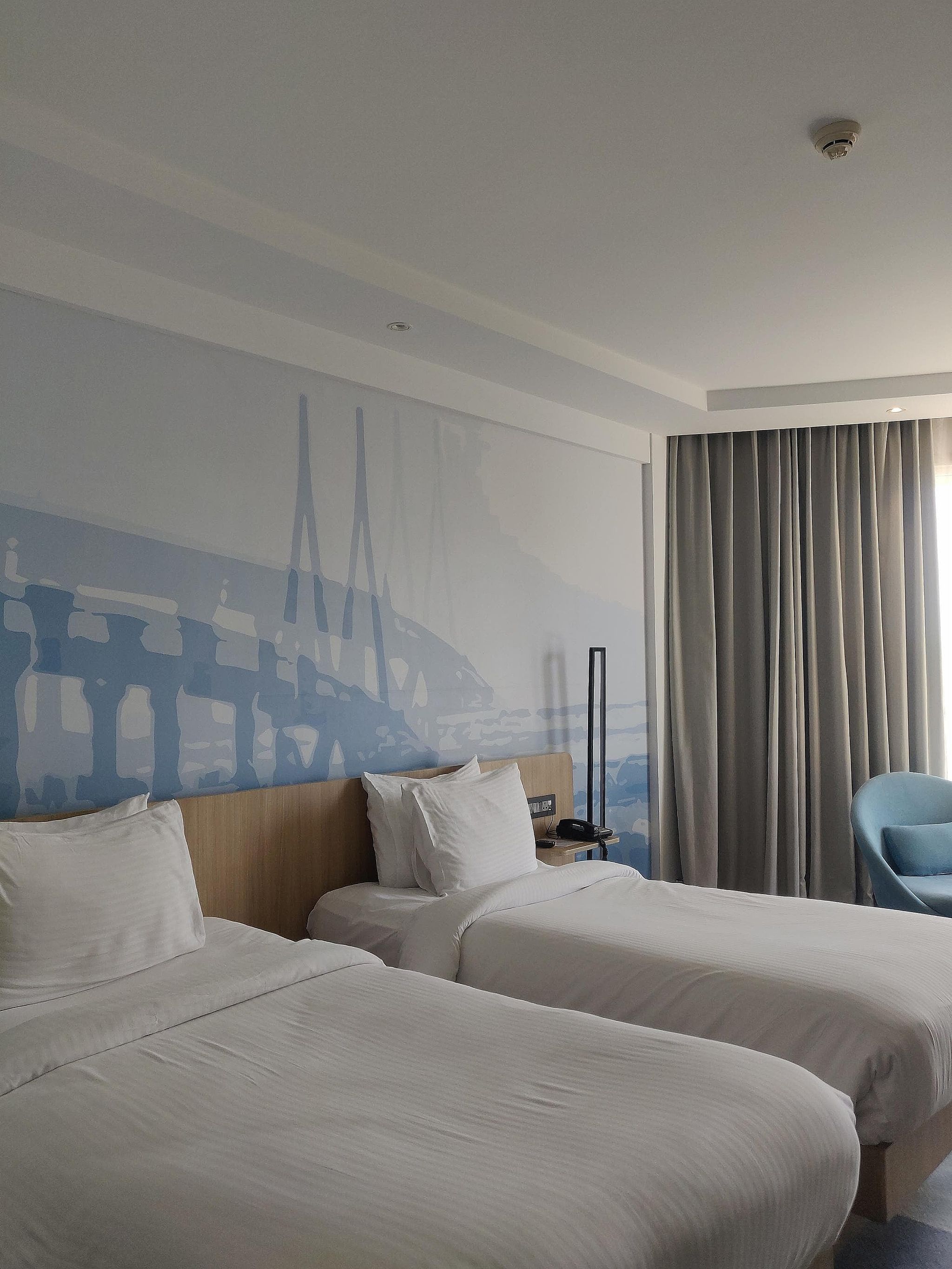 Novotel Mumbai Juhu Beach Hotel Superior Room, 2 Twin Beds, City View 7