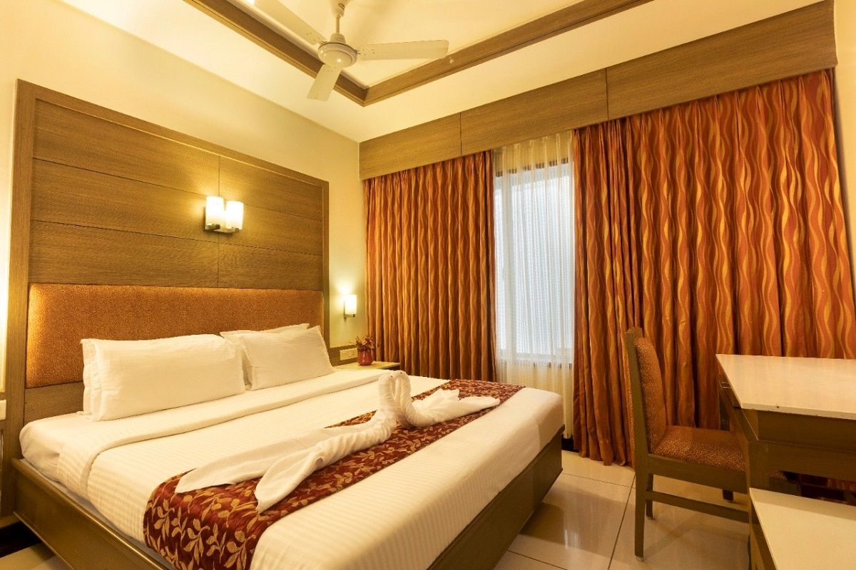 Clinton Park Inn Deluxe Room 2