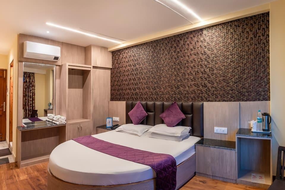 Hotel Sukhsagar Deluxe Room 7