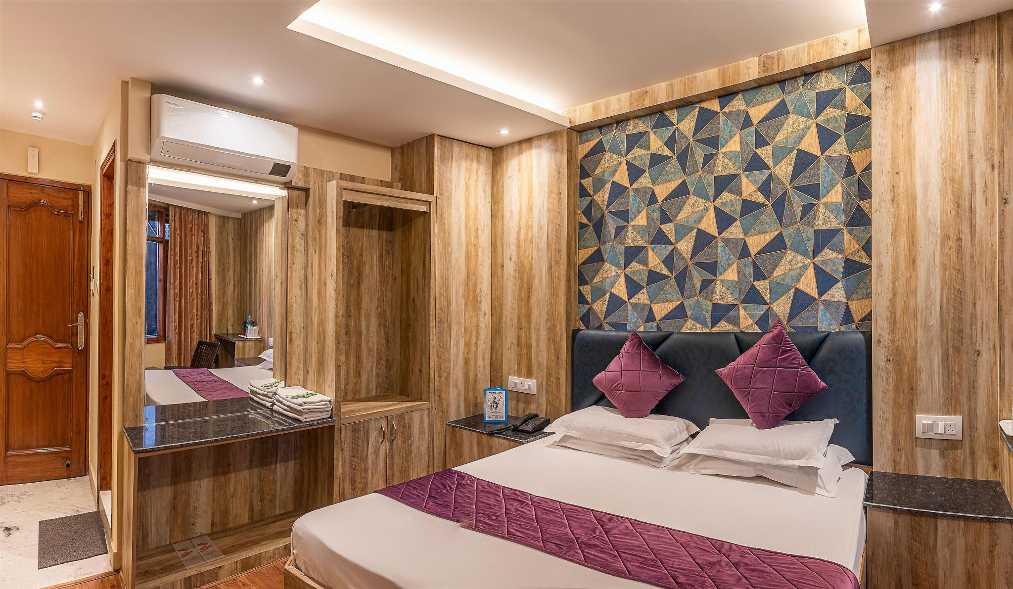 Hotel Sukhsagar Deluxe Room 6