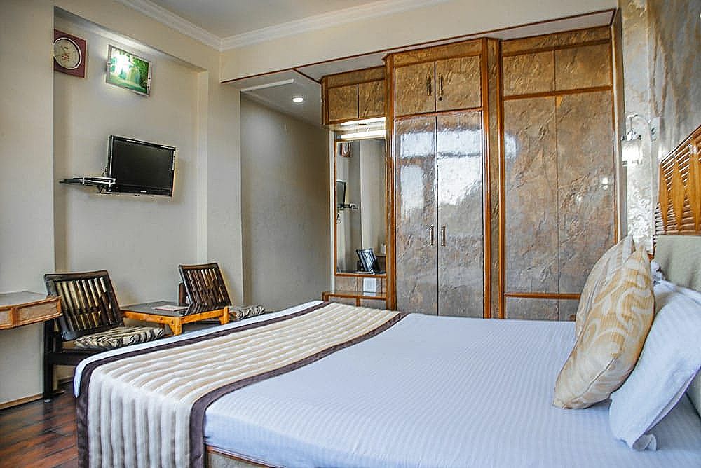 Hotel Sukhsagar Deluxe Room 4