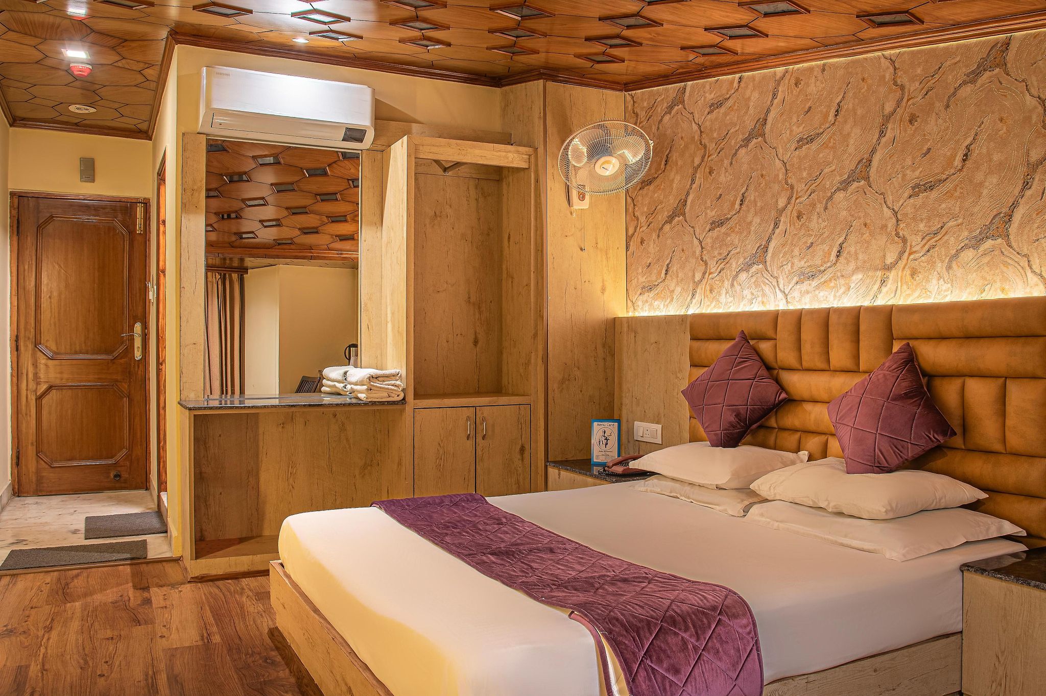 Hotel Sukhsagar Deluxe Room 5