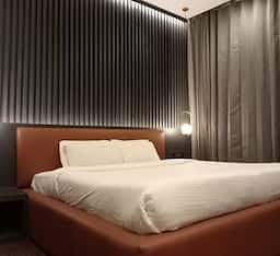 Bridge View Regency Deluxe Room 16