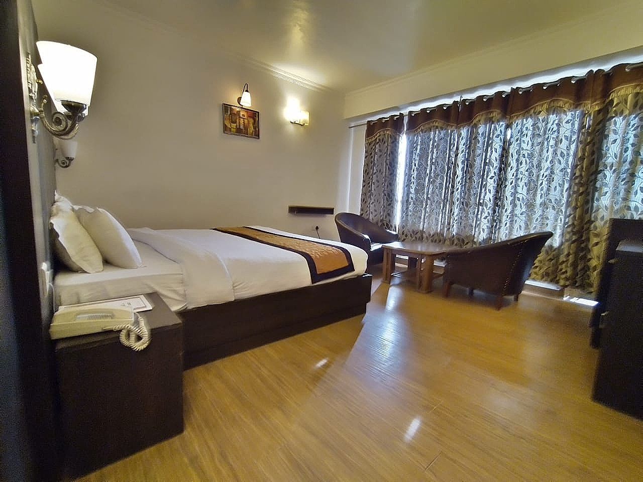 Bridge View Regency Deluxe Room 5