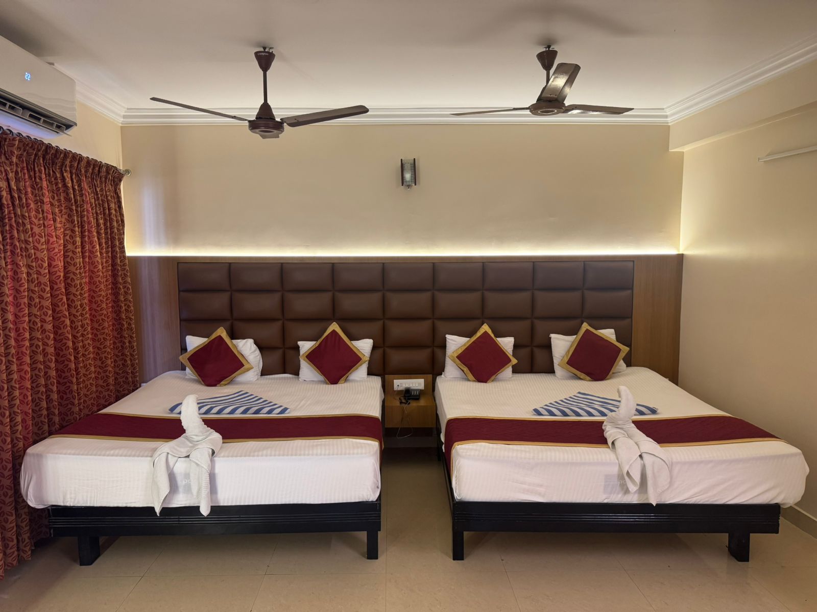 Hotel Sri Maniya Family AC Room
