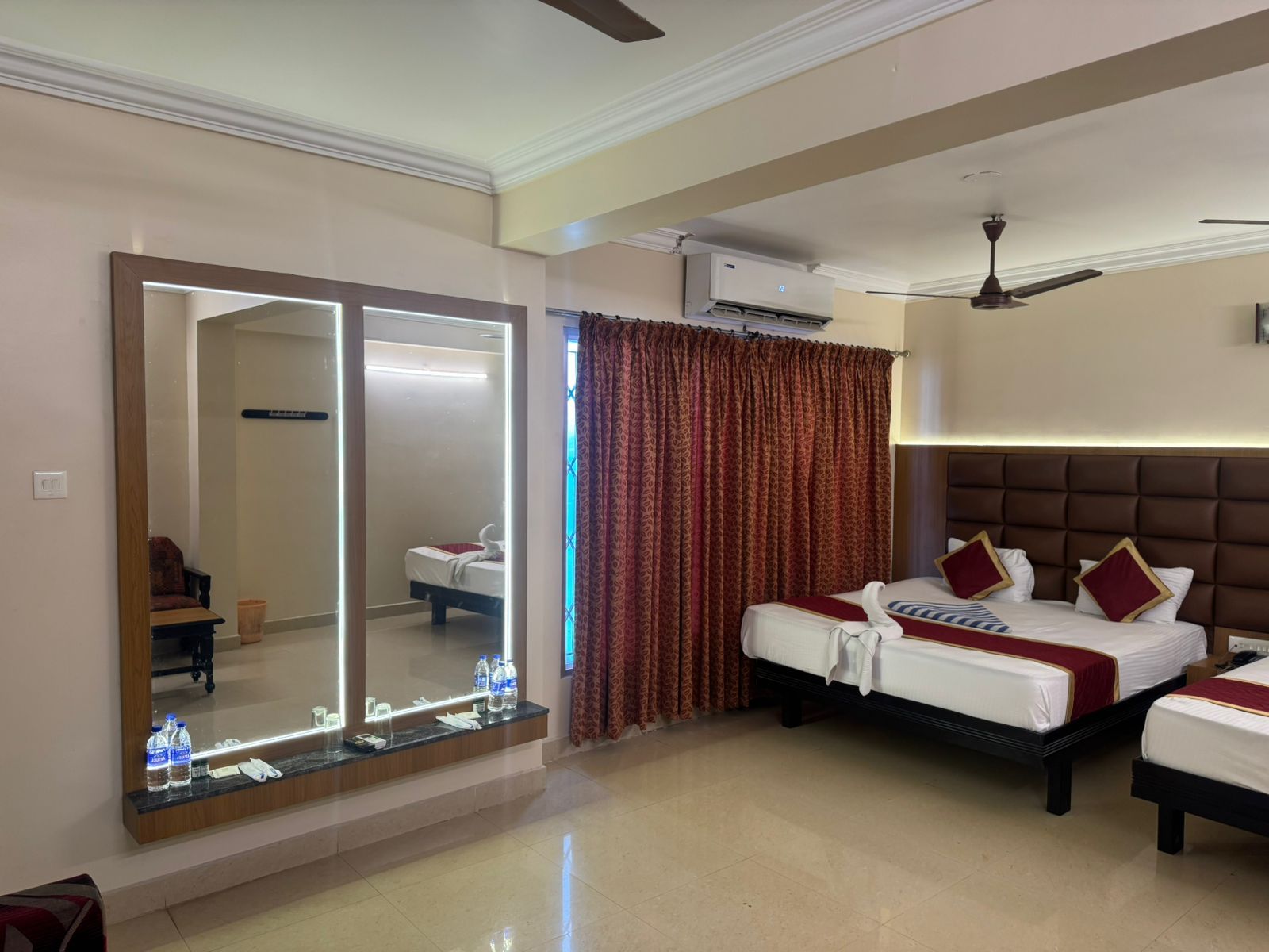 Hotel Sri Maniya Family AC Room 2