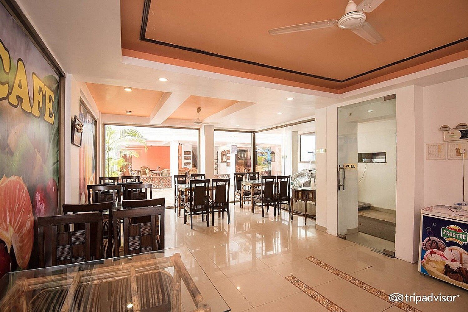 Food & Dining