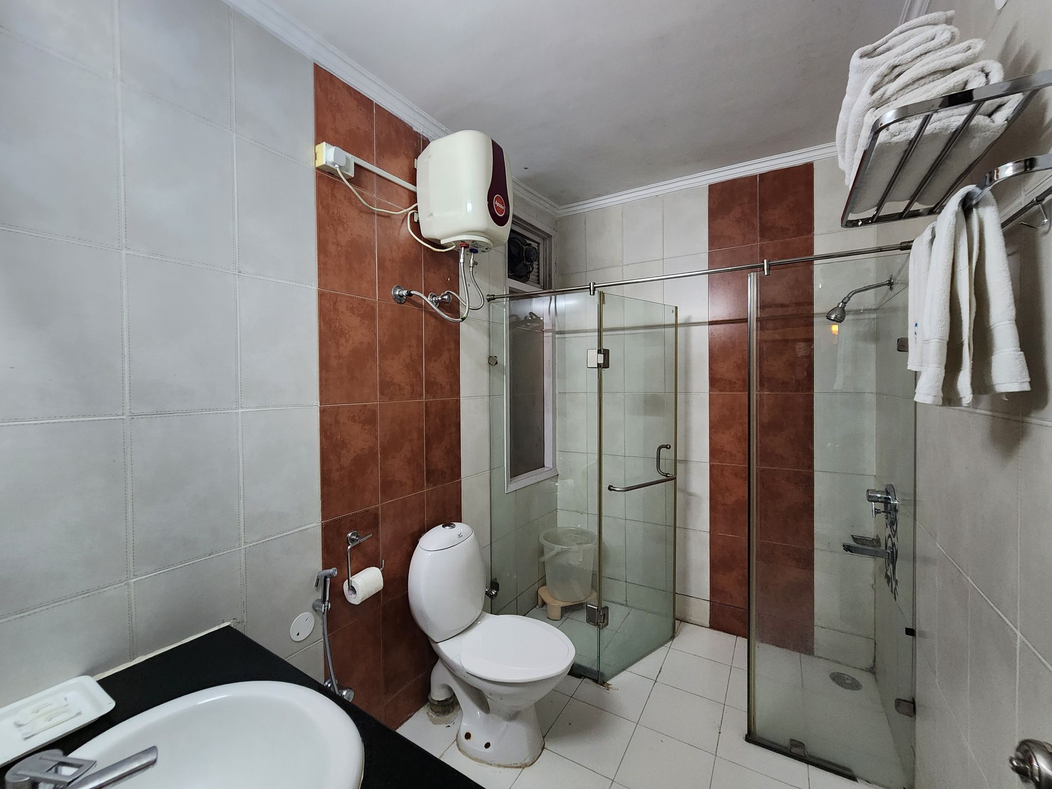 Blossom Resort Kasauli Deluxe  Room with Balcony 11