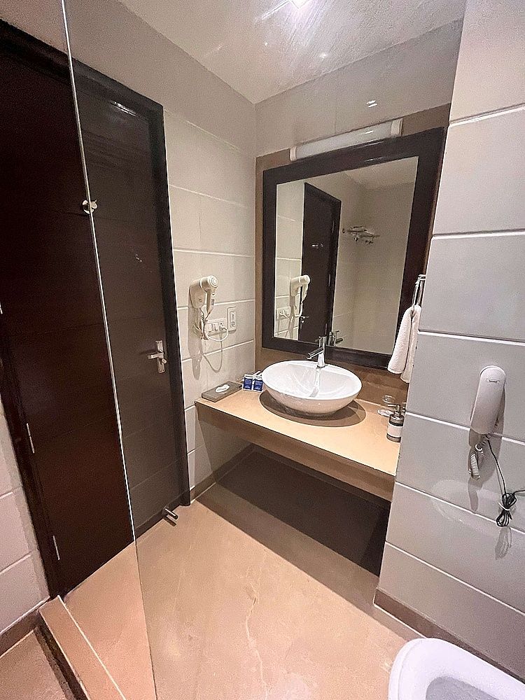 Ambrosia Sarovar Portico Hotel - A Sarovar Hotel Deluxe Room Twin Bed 6